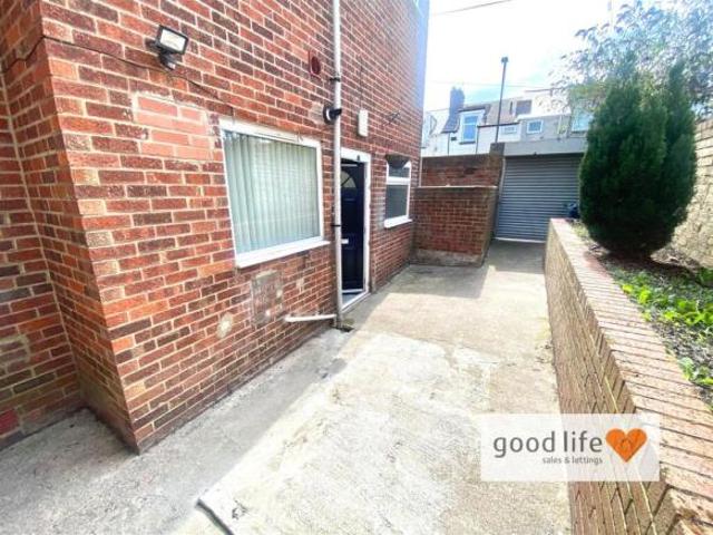 Flat for sale in Pallion, Tyne And Wear