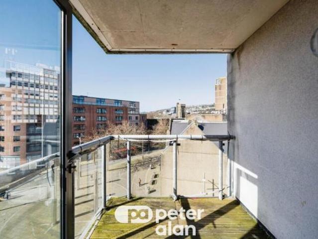Flat for sale in Mount Pleasant, Nangreaves