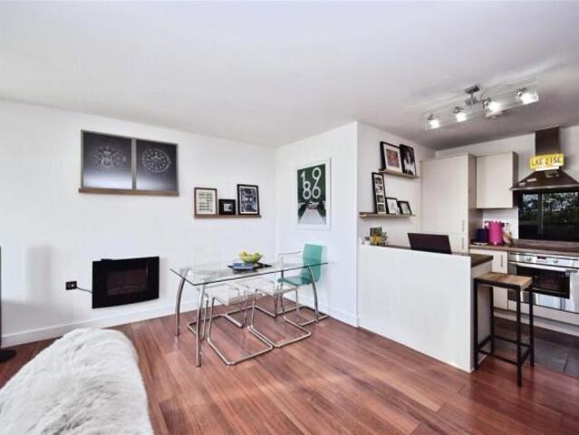 Flat for sale in Midway, Kent