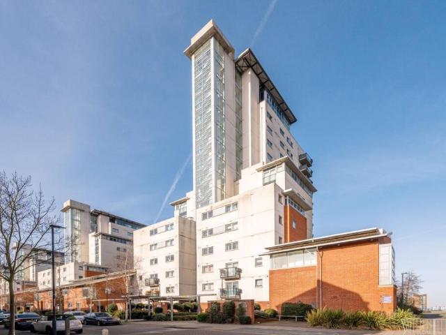 Flat for sale in Thamesmead