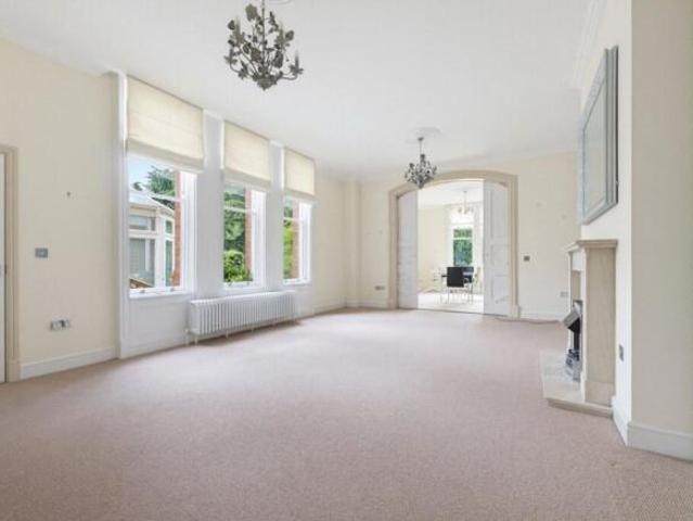 Flat for sale in Stoneygate, Leicester