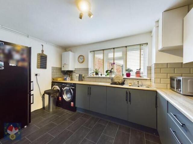 Flat for sale in Gloucester, Gloucestershire