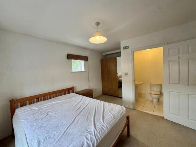 Flat for sale in Westborough, Surrey