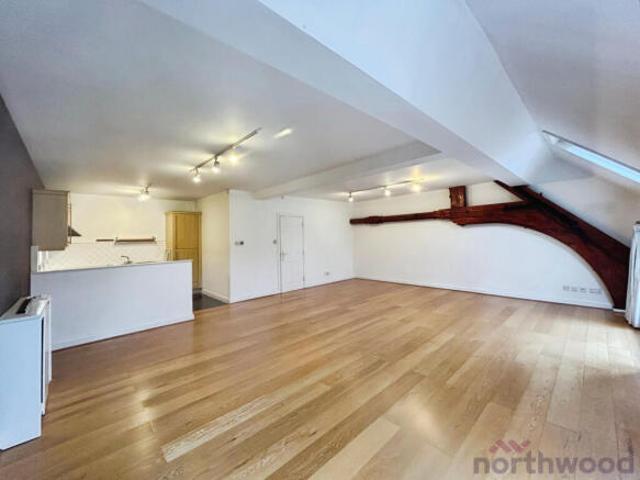Flat for sale in Bradshaw, Lee Bank