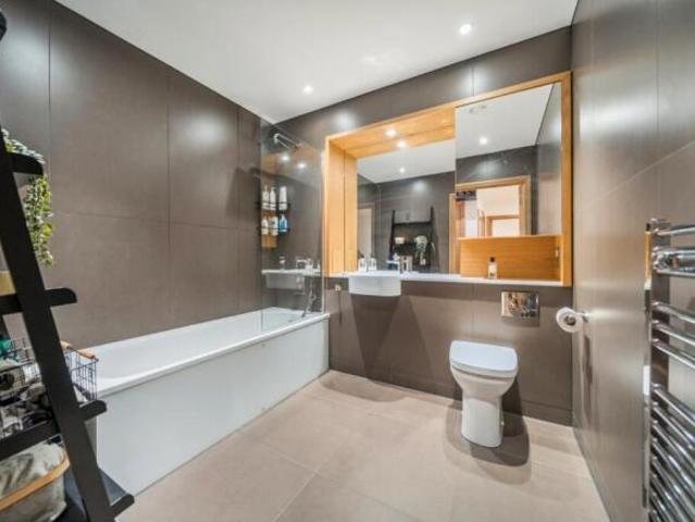 Flat for sale in Shoreditch, Greater London