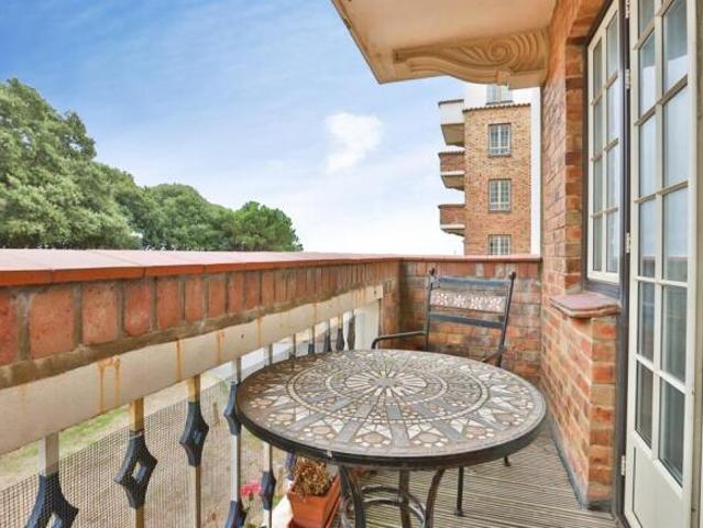 Flat for sale in Boscombe, Bournemouth
