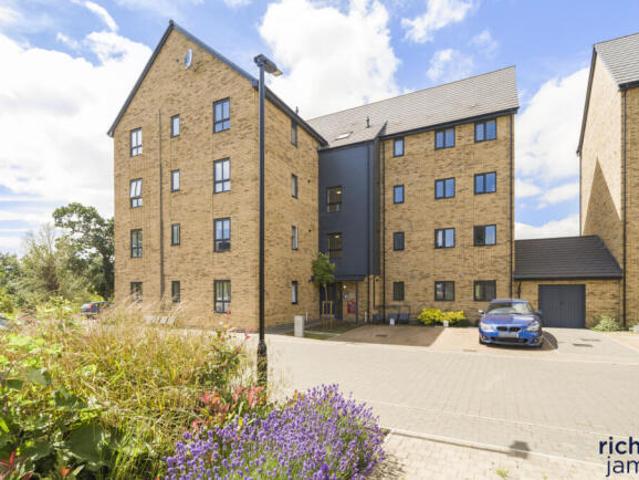 Flat for sale in Wiltshire