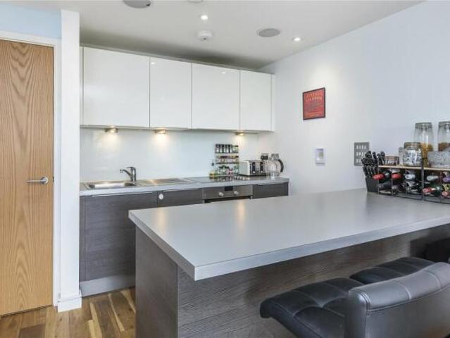 Flat for sale in Cat Hill