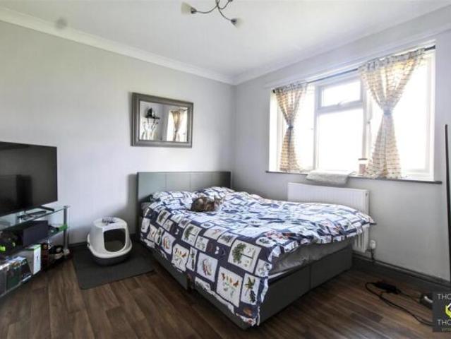 Flat for sale in Gloucester, Gloucestershire