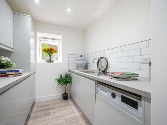 Flat for sale in Shawlands, Glasgow