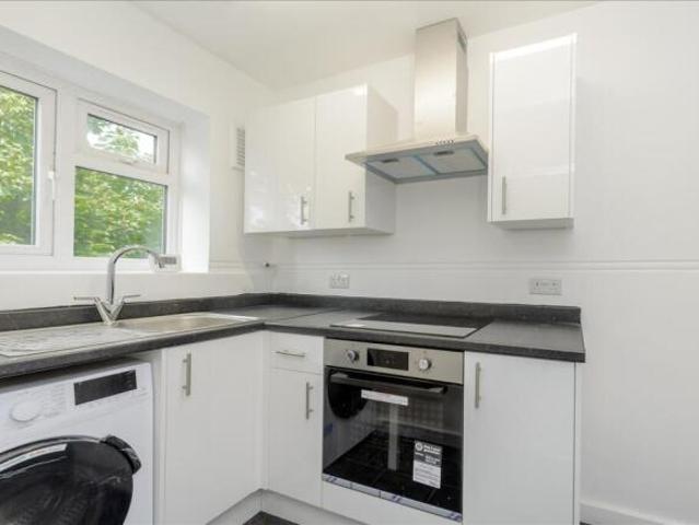 Flat for sale in London Borough of Hammersmith and Fulham, Greater London