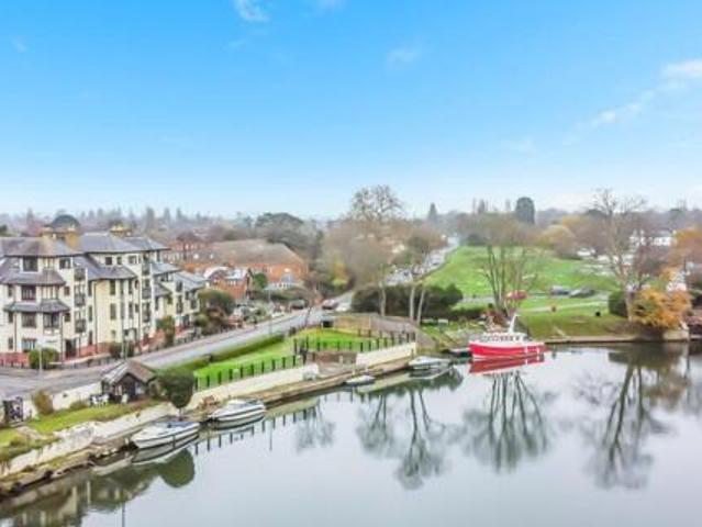 House for sale in Lower Halliford, Surrey