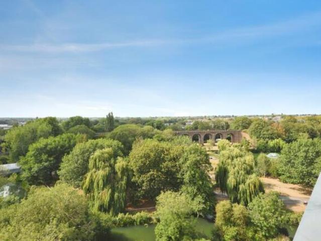 Flat for sale in Moulsham, Chelmsford