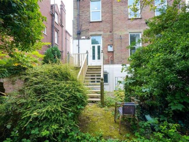 Flat for sale in Folkestone