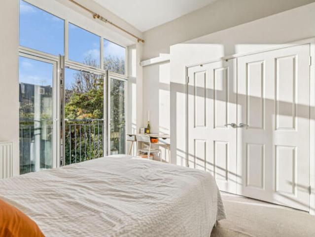 Flat for sale in Cat Hill