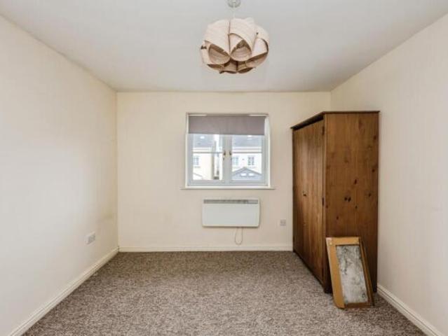 Flat for sale in Gorseinon, Wales