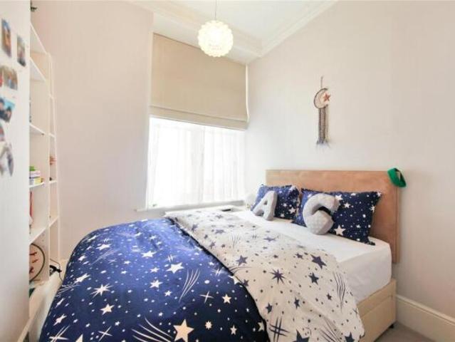 Flat for sale in Cat Hill