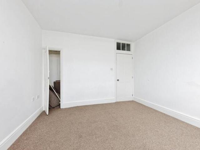 Flat for sale in Clarendon, Ash