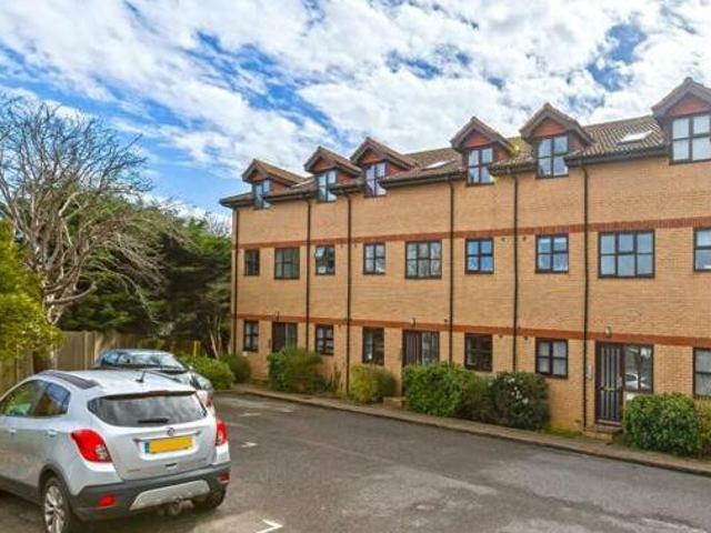 House for sale in Fishersgate, West Sussex
