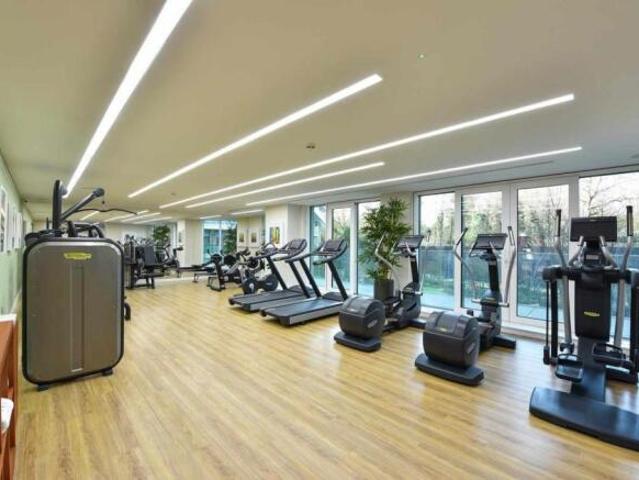 Flat for sale in Battersea, Greater London