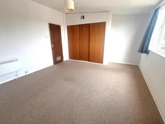 Flat for sale in Feckenham, City Of Bristol