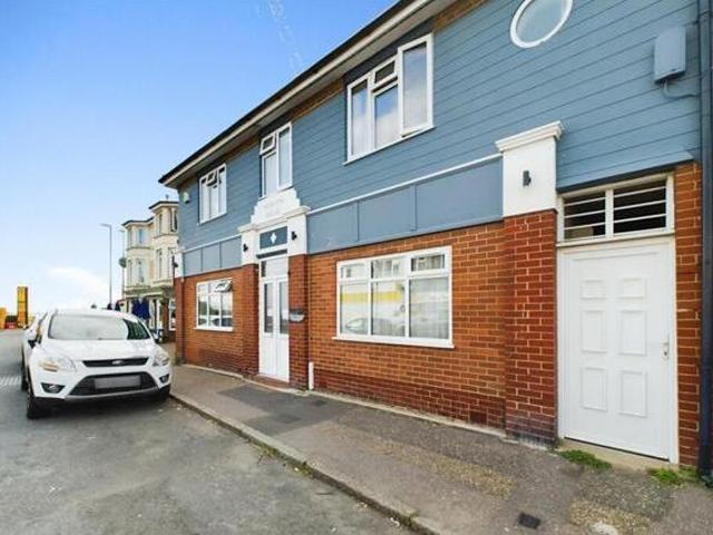 House for sale in Fishersgate, West Sussex
