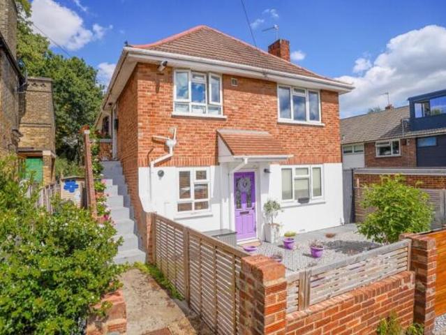 Flat for sale in Crystal Palace, Greater London