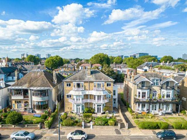 House for sale in Alton Barnes
