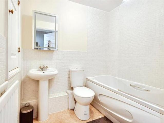 Flat for sale in The Slade, Oxfordshire