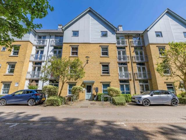 Flat for sale in Wincheap, The Bridge