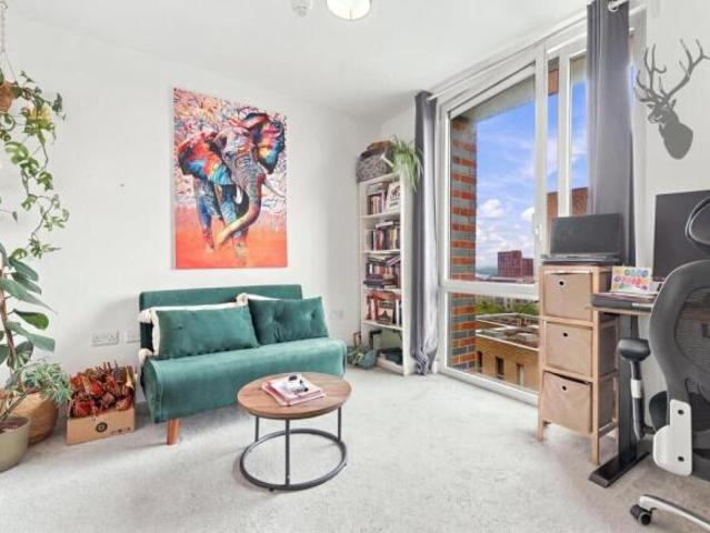 Flat for sale in Bromley-by-Bow, Greater London