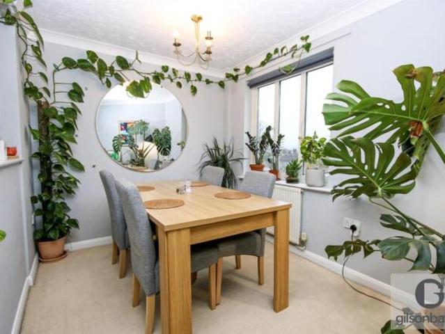 Flat for sale in East Bank, Norfolk