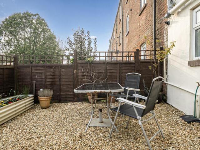 Flat for sale in Hampshire