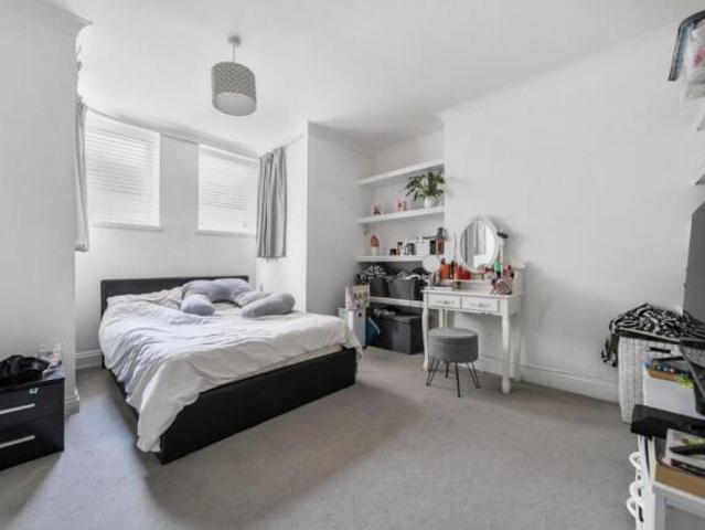 Flat for sale in Hampshire