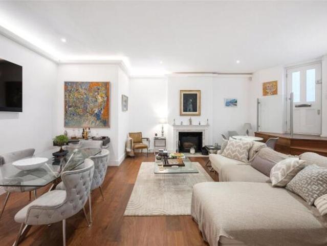 Flat for sale in Pimlico, Greater London