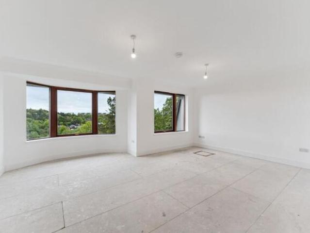 Flat for sale in Bearsden, Scotland