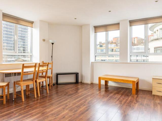 Flat for sale in Feckenham, City Of Bristol