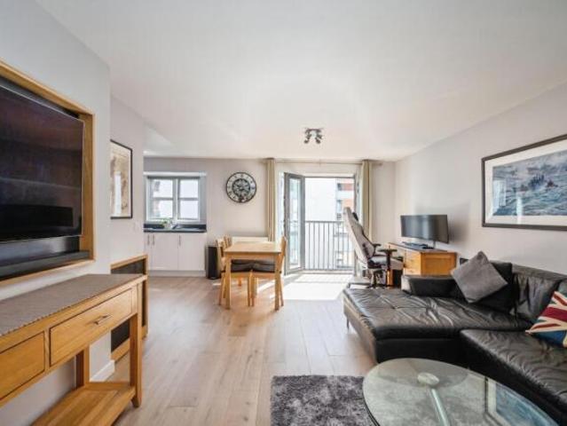 Flat for sale in Spring Vale, Hampshire