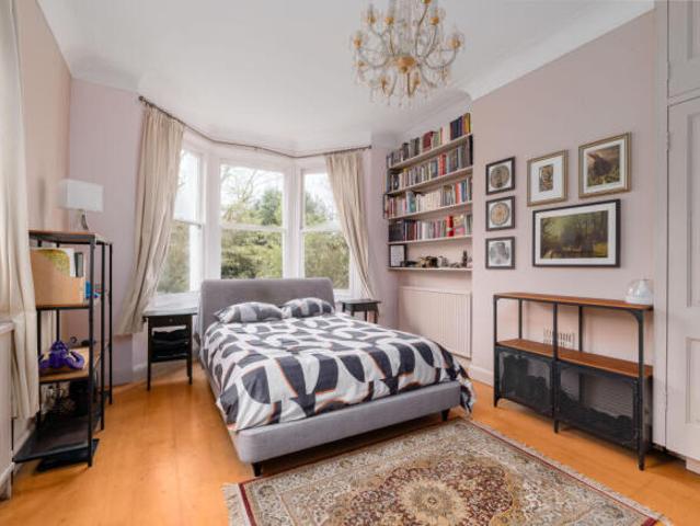 Flat for sale in Cat Hill