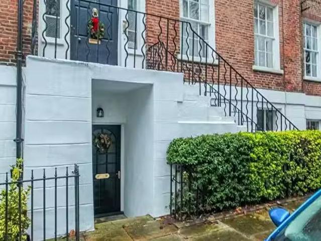 House for sale in Outwood