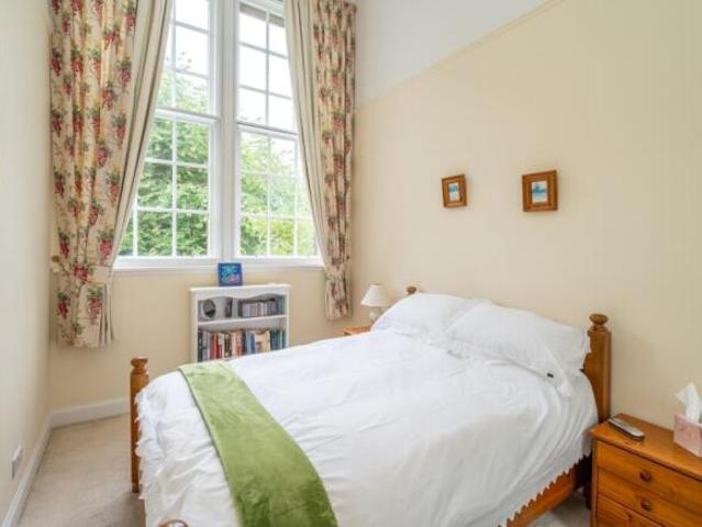 Flat for sale in Newington, Scotland