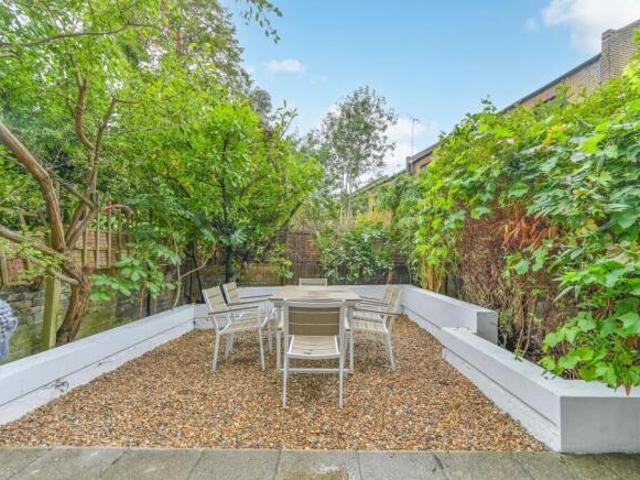 Flat for sale in Notting Hill, Greater London