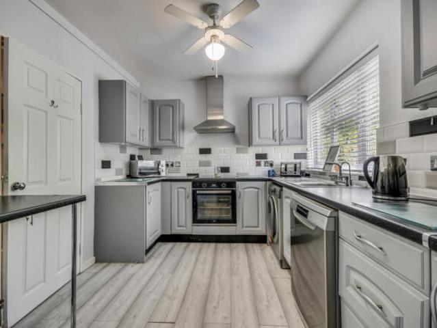 Flat for sale in Navestock Side, Essex