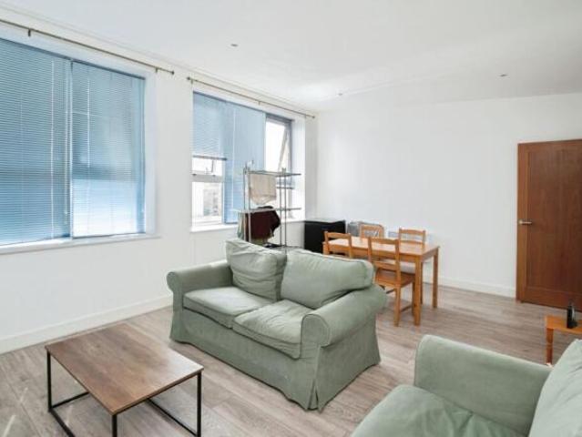 Flat for sale in Cardiff