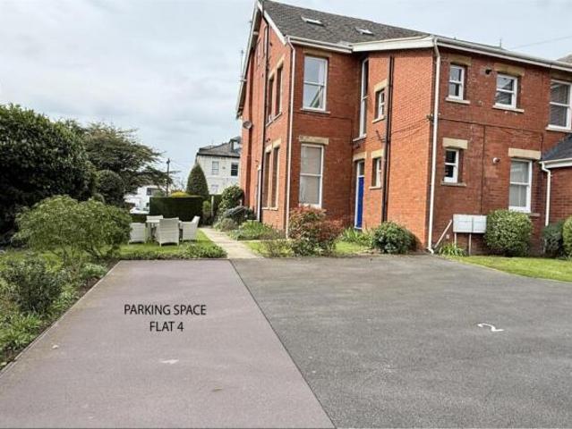 Flat for sale in Golden Valley, Gloucestershire