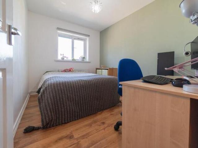 Flat for sale in Roath, Wales