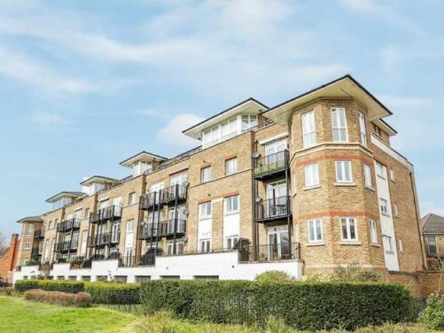 House for sale in Little Stanmore, Greater London