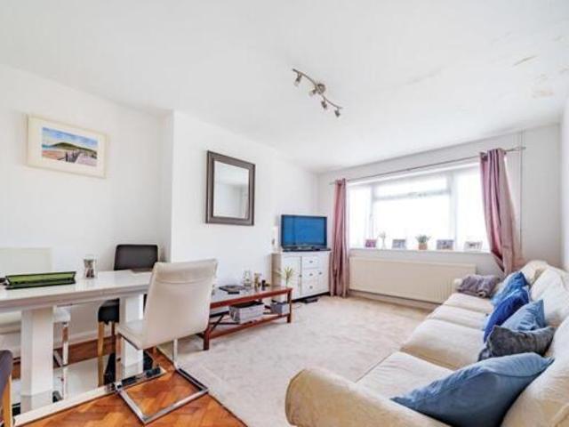 House for sale in Little Stanmore, Greater London