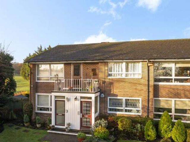 House for sale in Little Stanmore, Greater London