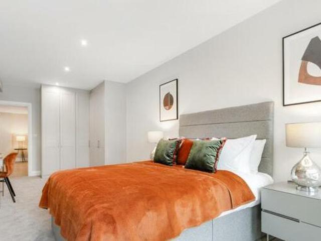 House for sale in Little Stanmore, Greater London